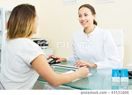 Consultation in aesthetic medicine center Consultation in aesthetic medicine center 43531806