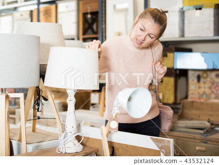 consumer choosing torchere consumer choosing torchere 43532124