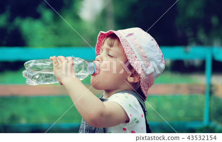 2 years baby drinks from bottle 2 years baby drinks from bottle 43532154