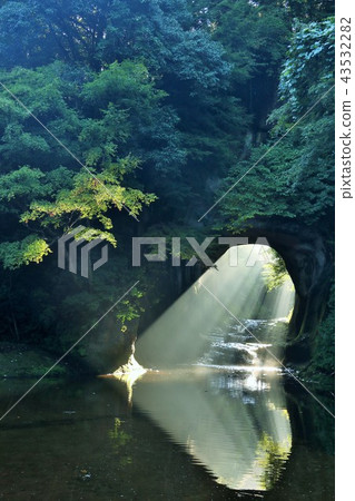 Chiba prefecture Dark groove waterfall Heart light 43532282