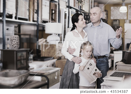 Family is choosing new curbstone 43534387