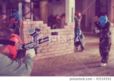 male player in red mask who is targeting in opponents male player in red mask who is targeting in opponents 43534591