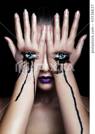 Halloween. Portrait of young beautiful girl with art make up 43536637