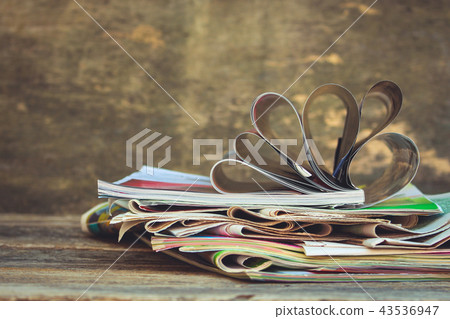 Newspapers and magazines 43536947