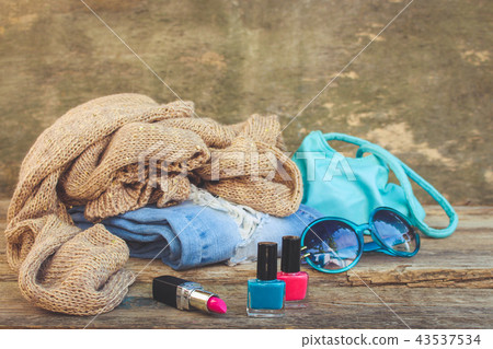 Clothing, women's accessories and cosmetics   43537534