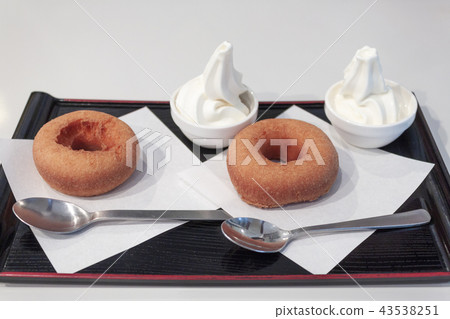 Tofu donut and soft cream 43538251