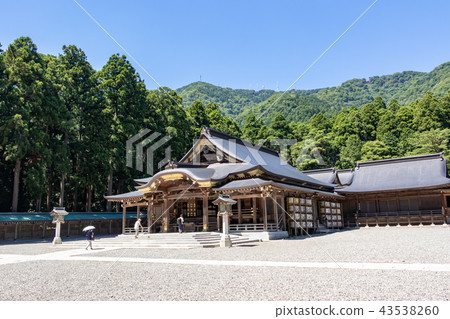 Akihiko Shinto shrine 43538260