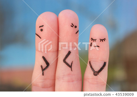 Fingers art of couple after an argument Fingers art of couple after an argument 43539009