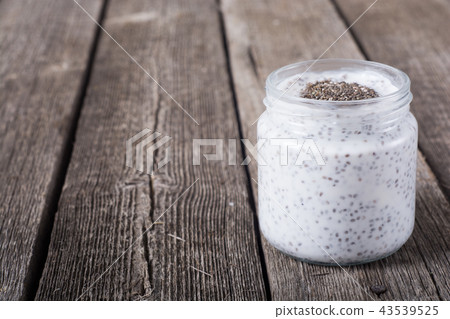 Chia seeds yogyrt pudding Chia seeds yogyrt pudding 43539525