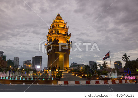 CAMBODIA PHNOM PENH INDEPENDENCE MONUMENT CAMBODIA PHNOM PENH INDEPENDENCE MONUMENT 43540135