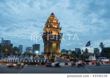 CAMBODIA PHNOM PENH INDEPENDENCE MONUMENT CAMBODIA PHNOM PENH INDEPENDENCE MONUMENT 43540136