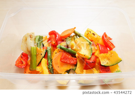 Colorful vegetable dishes Colorful vegetable dishes 43544272