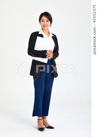 20s, 30s business woman working, holding laptop, job, job, laptop, work 20s, 30s business woman working, holding laptop, job, job, laptop, work 43552375
