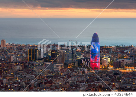 Scenic aerial view of Barcelona city skyscraper Scenic aerial view of Barcelona city skyscraper 43554644