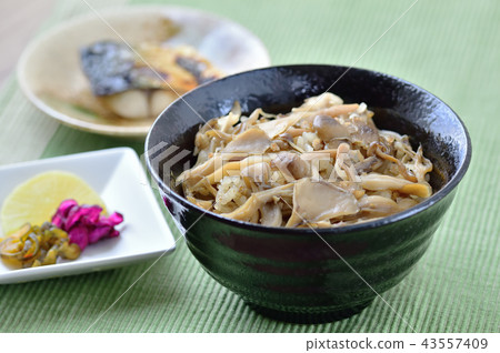 Mushroom cooked rice Mushroom cooked rice 43557409