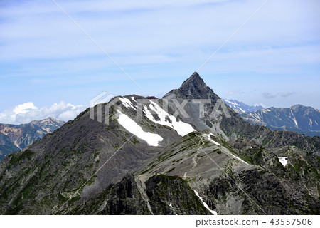 Mt. Kasumigatake seen from Kitahotakadake up Mt. Kasumigatake seen from Kitahotakadake up 43557506