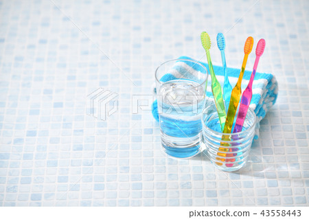 Chaoyang and a toothbrush, a wash image. Chaoyang and a toothbrush, a wash image. 43558443