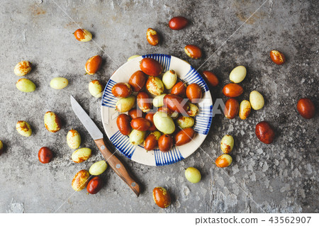 Chinese date fruits-Ziziphus jujuba fruits 43562907