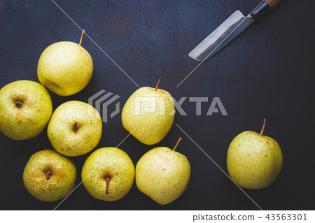 Fresh Asian pears Fresh Asian pears 43563301