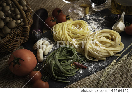 Raw pasta and vegetables Raw pasta and vegetables 43564352