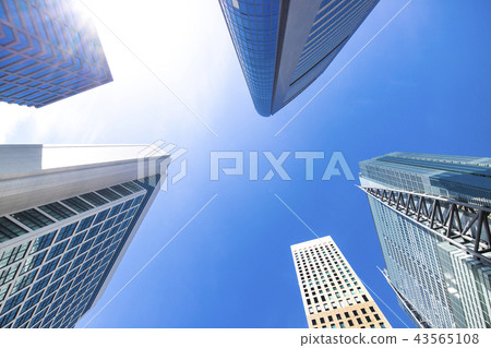 Landscape of the office town looking up at a skyscraper 43565108