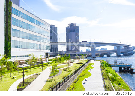 Terrace of a green office town 43565710