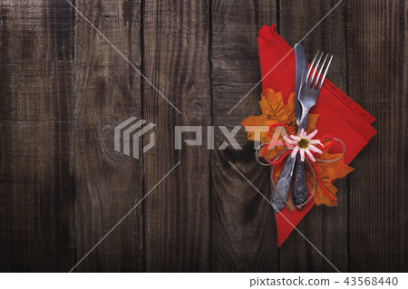 Autumn table setting 43568440