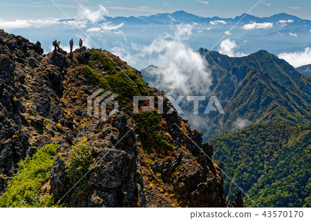 Yatsugatake山脈，登山者從Akadake山到Ryuto山脈 43570170