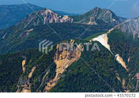 Akaiwa Noto / Tengudake and Kitayokodake seen from Yatsugatake Mountain Range / Akadake 43570172