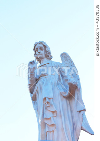 An angel 43570338