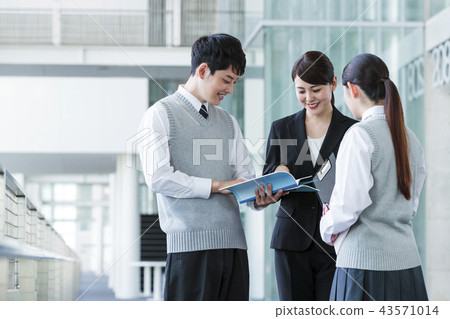School after school high school student male female School after school high school student male female 43571014