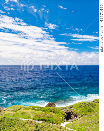 從宮古島東邊那崎岬眺望懸崖 從宮古島東邊那崎岬眺望懸崖 43571456