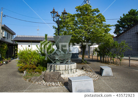 Iwasehama Kitamaesen Monument 43572923