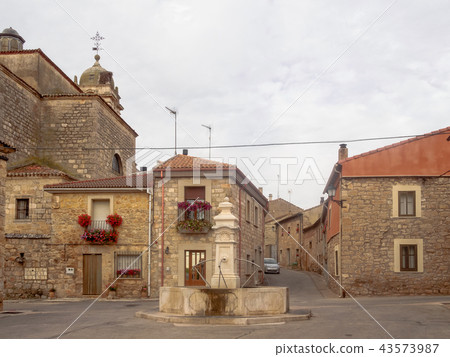 Drinking fountain - Rabe de las Calzados Drinking fountain - Rabe de las Calzados 43573987