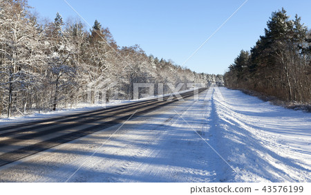 asphalt road 43576199