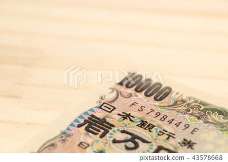One hundred million yen 43578668