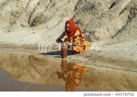 for water to the lake 43579758