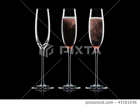 Rose pink champagne glasses with bubbles Rose pink champagne glasses with bubbles 43581036