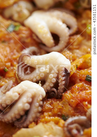 韓國食物章魚chukmi泡菜chijimi 韓國食物章魚chukmi泡菜chijimi 43581151