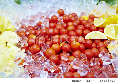 新鮮的小西紅柿 43581239