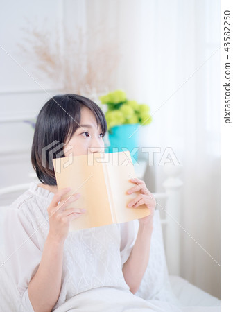 閱讀的女孩 43582250
