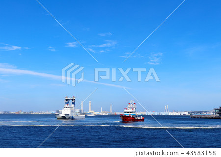 Yokohama Minatomirai harbor 43583158