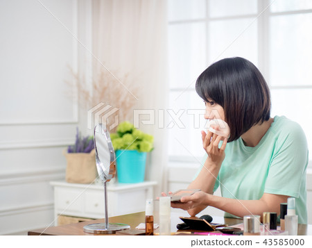 化妝的女孩 43585000