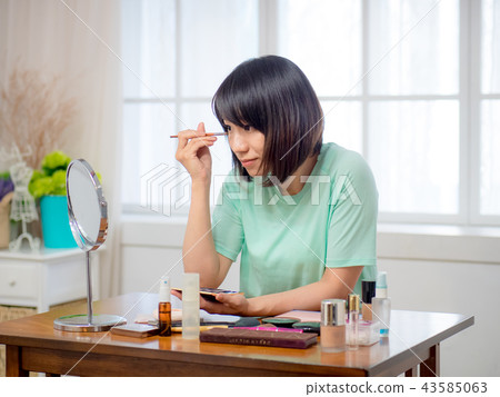 Makeup girl Makeup girl 43585063