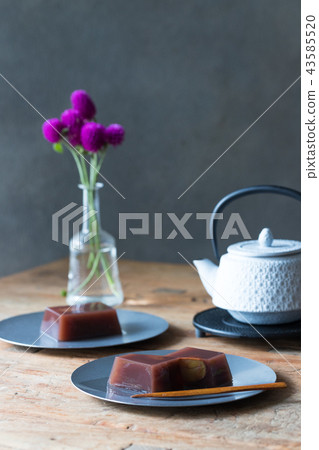 Astringent skin boiled chestnuts of sheep 43585520