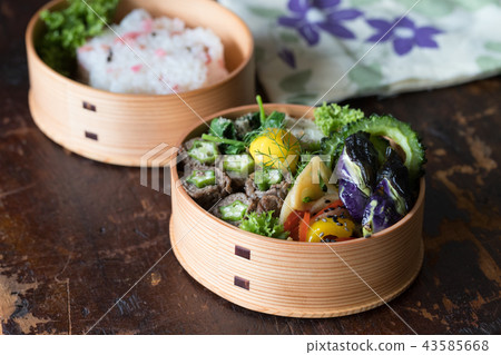 Japanese style bento with okra beef roll and eggplant 43585668