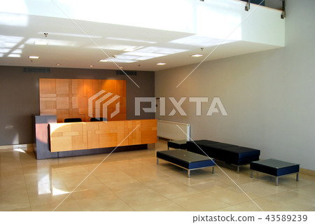 Reception and lobby 43589239