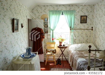 Anne's house 43592172