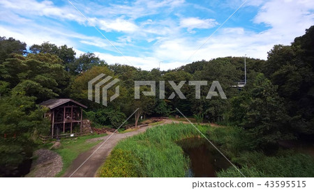 景觀與水磨坊和池塘 43595515