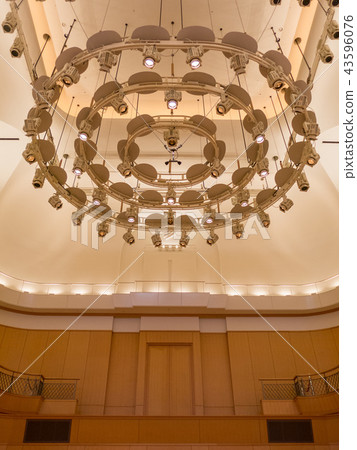 白川廳的舞檯燈光 43596076